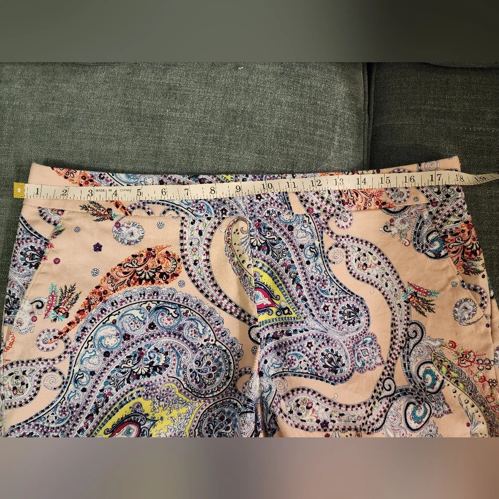 Express Shorts - Picture 6 of 6